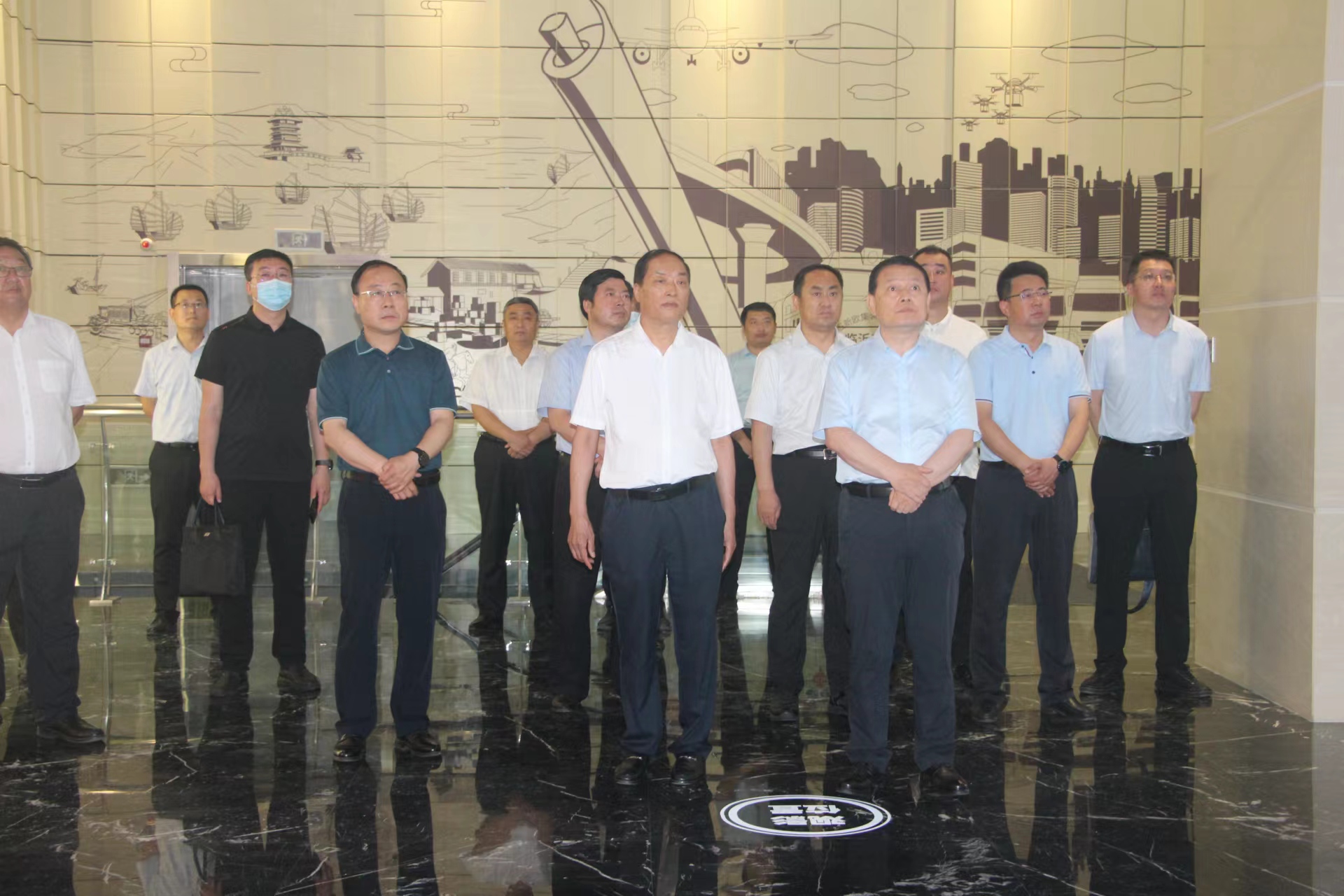 烏蘭察布市市委書記隋維鈞一行蒞臨順和集團參觀考察