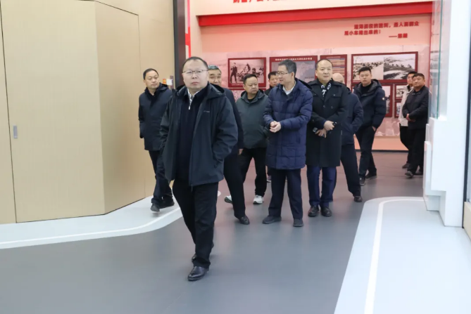 潁泉區(qū)委副書記劉斌一行蒞臨順和國(guó)際智慧物流園參觀考察